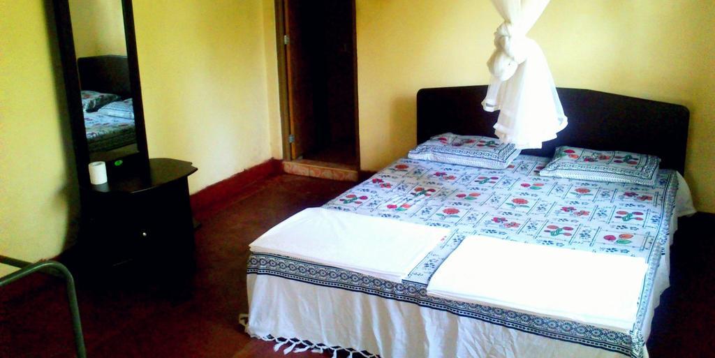 Haniffas Holiday Inn Kandy Værelse billede