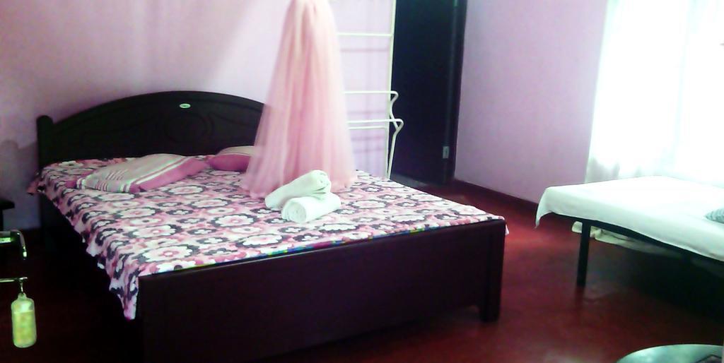 Haniffas Holiday Inn Kandy Værelse billede