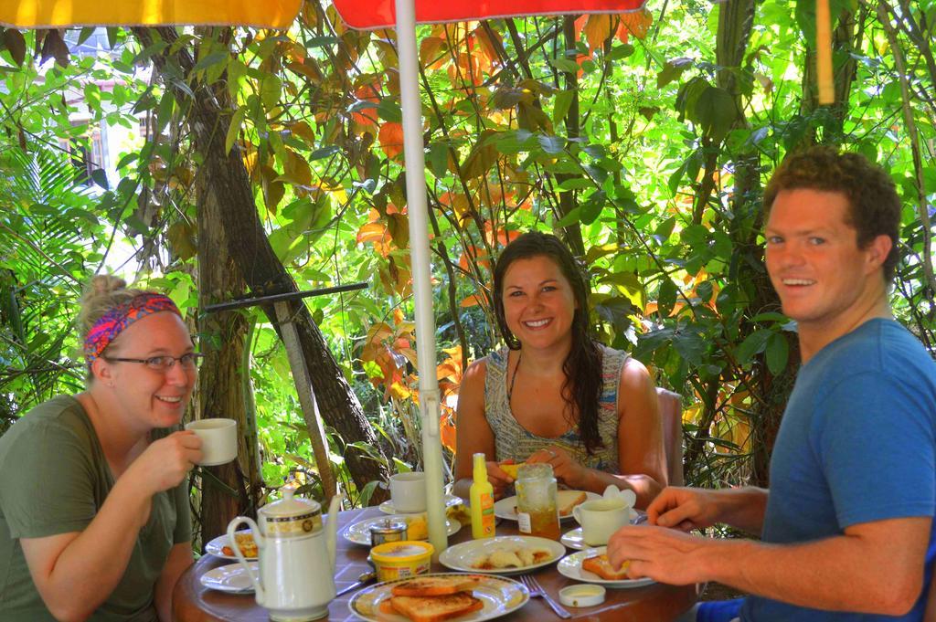 Haniffas Holiday Inn Kandy Eksteriør billede