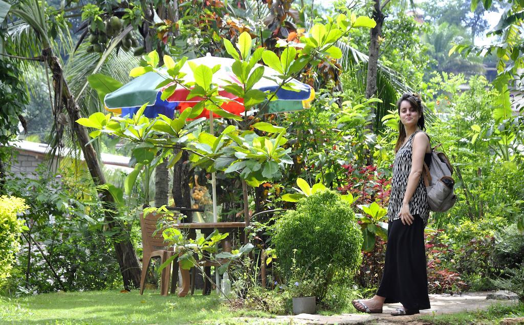 Haniffas Holiday Inn Kandy Eksteriør billede