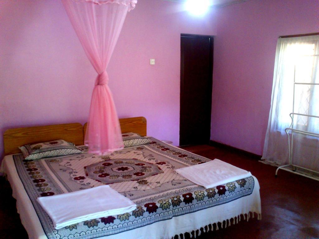 Haniffas Holiday Inn Kandy Værelse billede
